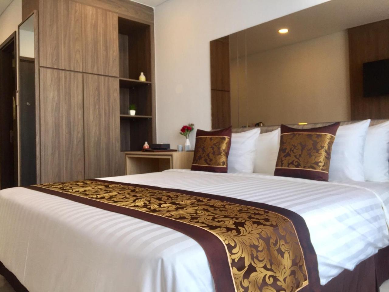 Aurora Western Village Thành Pho Ho Chí Minh Esterno foto